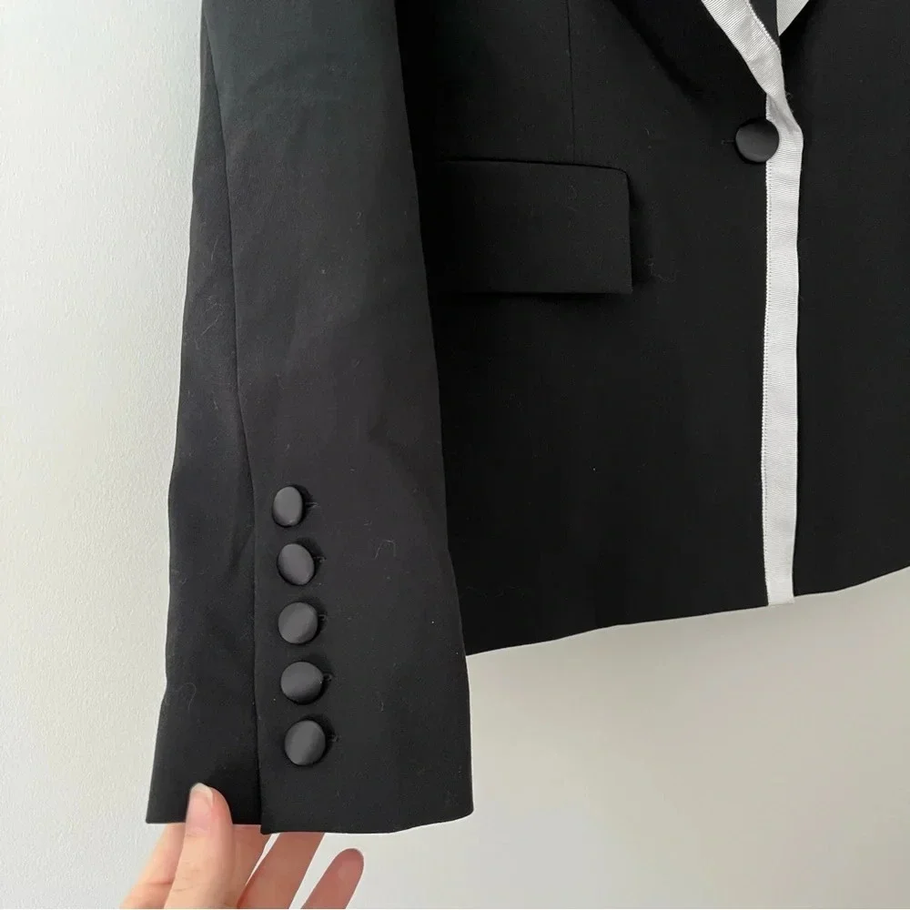 L’Agence black blazer white trim contemporary tuxedo style jacket Size 2 - Picture 3 of 4
